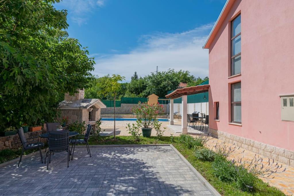 Villa Milla-Grubine Exterior photo