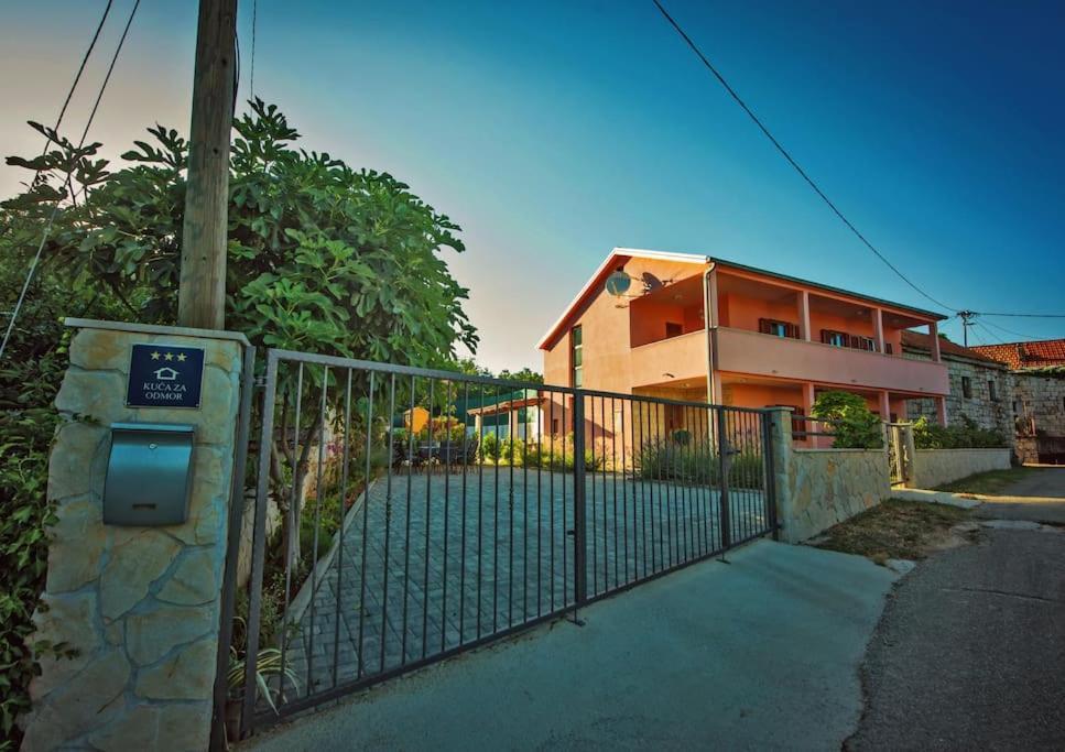 Villa Milla-Grubine Exterior photo